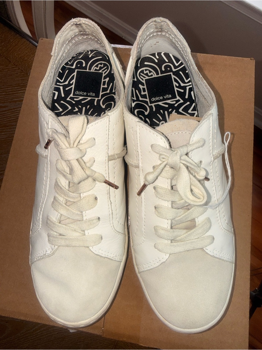 Dolce Vita Zina White Leather Sneakers • Size 7.5 • MUST HAVE